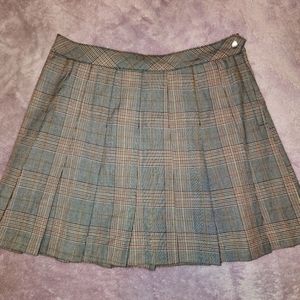H&M pleated mini Skirt size 10